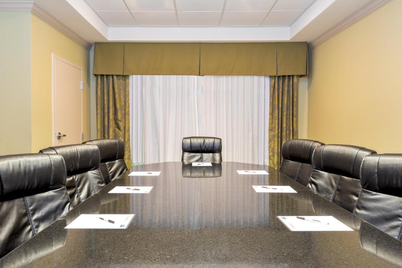 Staybridge Suites Mcallen By Ihg Bagian luar foto